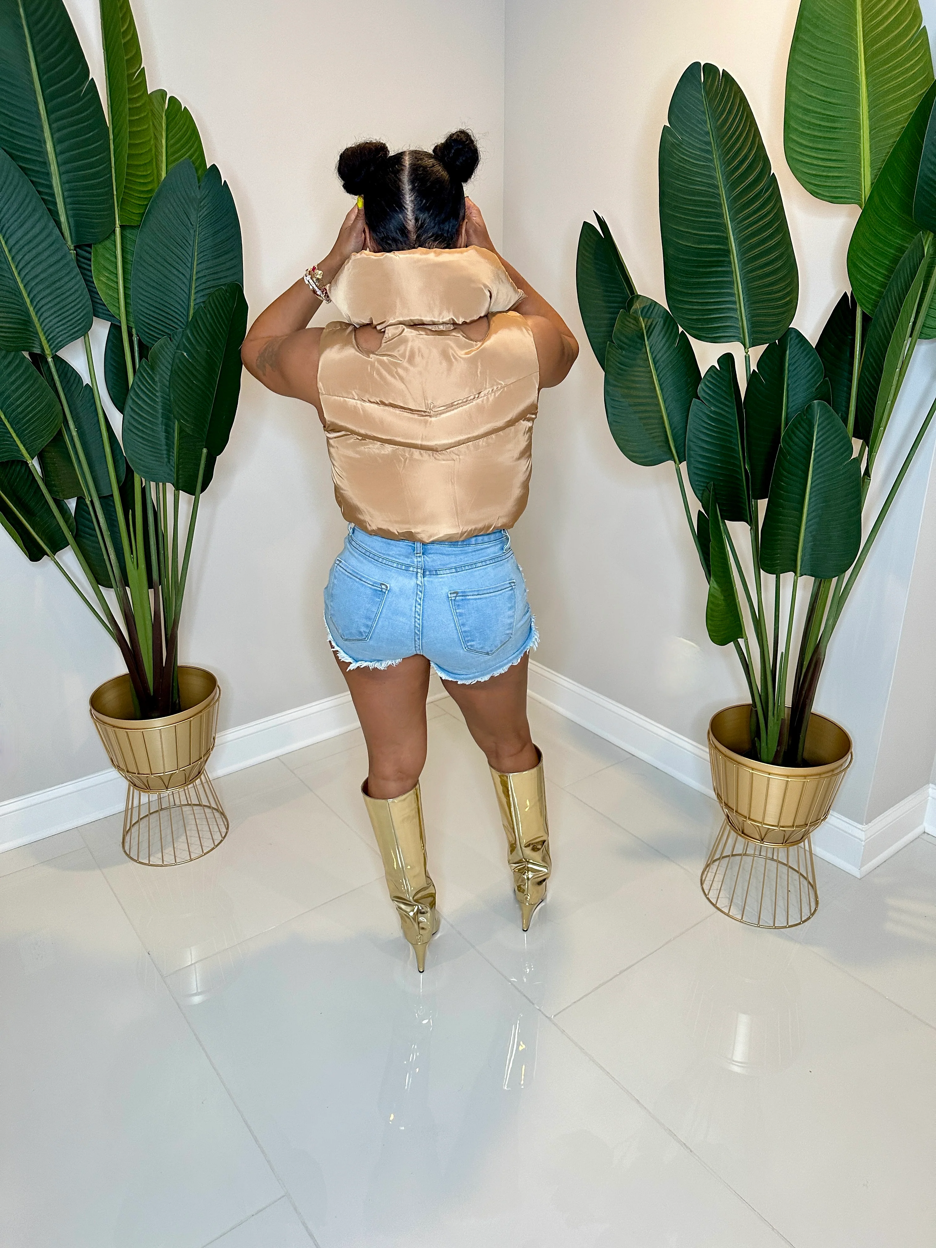 Cropped Baddie Puffer Vest - Image 3